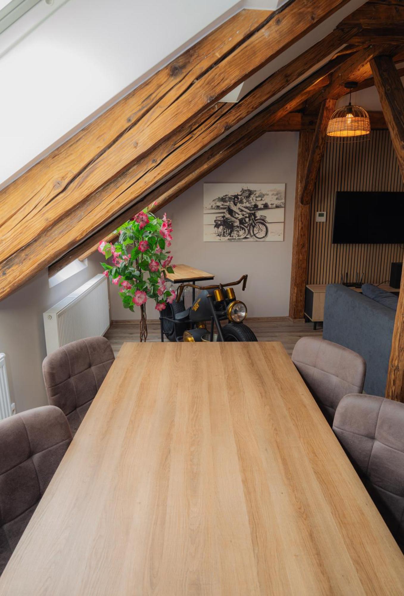 Apatman Fellini House Lägenhet Trenčín Exteriör bild